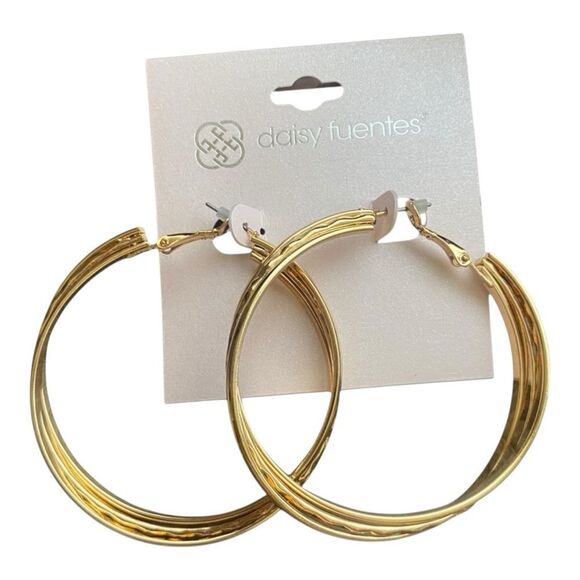Daisy Fuentes gold tone hoop earrings NWOT - Picture 1 of 3